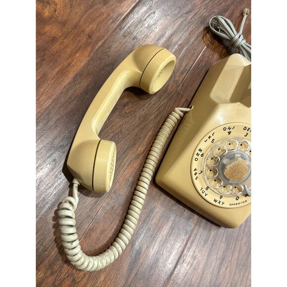 Vintage ITT Beige Rotary Dial Telephone Phone Landline W/ Coiled Cord UNTESTED - Picture 6 of 9
